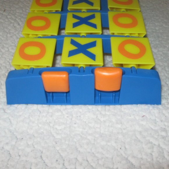 5/$30 Mattel Travel Toss Across - Picture 4 of 5